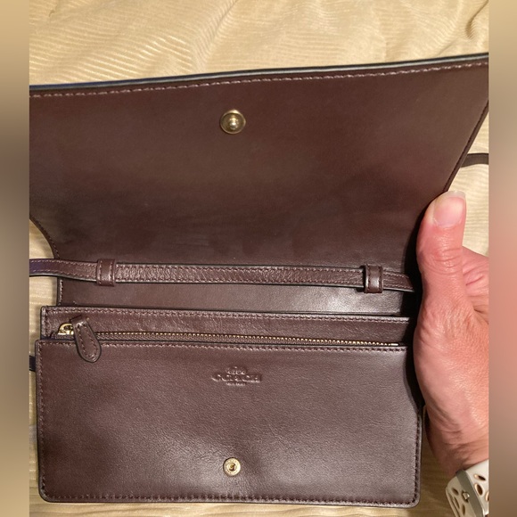 Coach cross body clutch - Picture 3 of 6